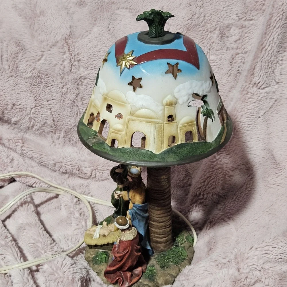 Vintage Nativity Table Lamp | Golden Treasures Christmas Decor‎